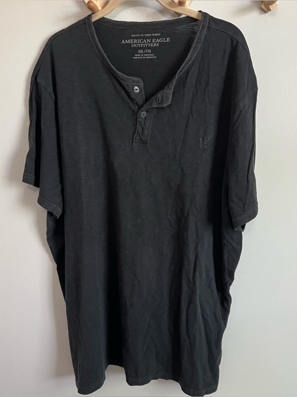 AE men's Henley tshirt xxl